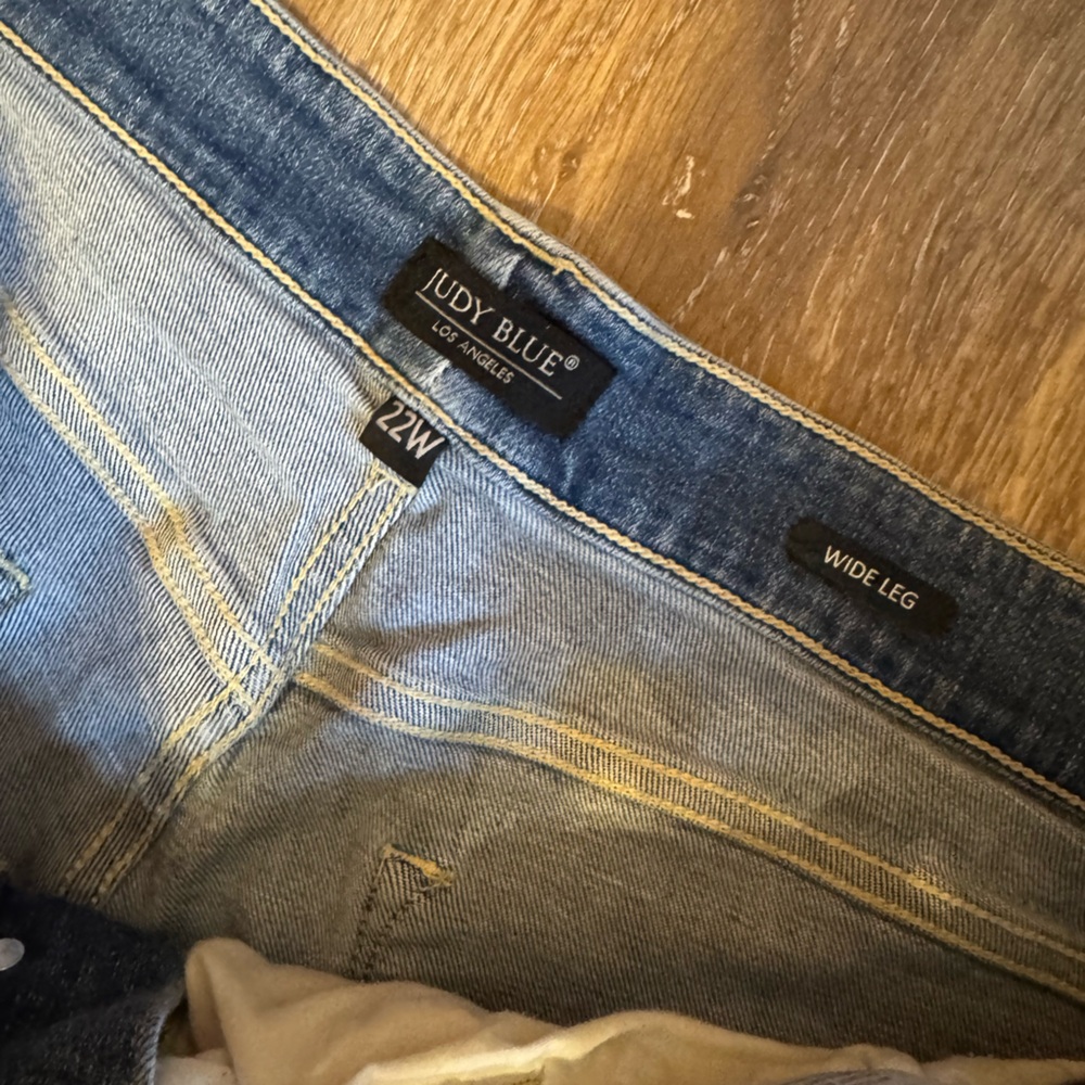 Button‎ Fly Wide Legged Cropped Jean by Judy Blue 22W - Picture 6 of 11